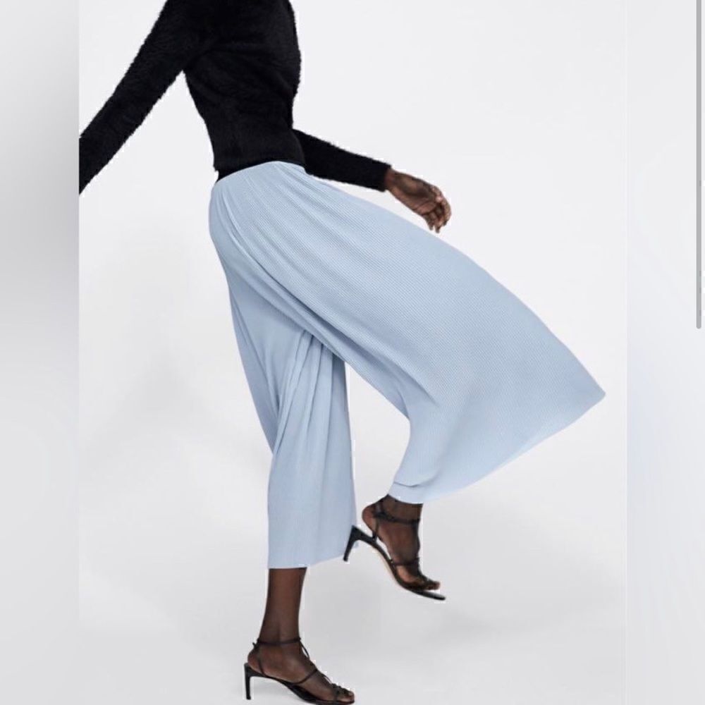 Chic Zara Blue Pleated Accordion Trousers